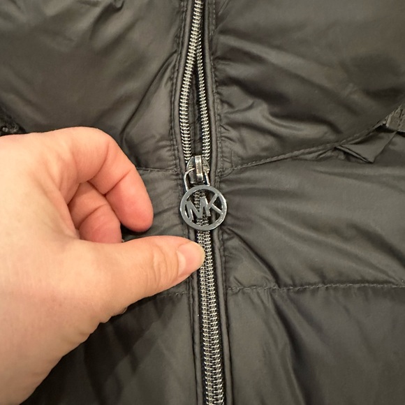 Down filled authentic light Micheal Kors parka in grey - Picture 4 of 8